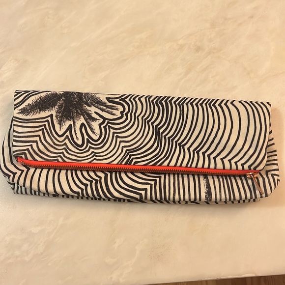 Samudra Palm Tree Clutch - Picture 8 of 11